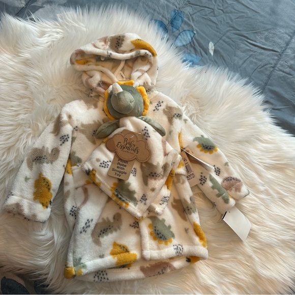 Baby Essentials Other - NWT Baby Essentials Dinosaur Plush Robe Set